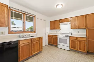 236 Congress Cir, Topsham, ME 04086 - Photo 9