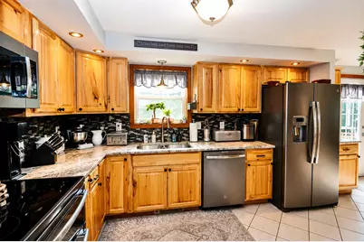 2025 Glenwood Avenue, Hermon, ME 04401 - Photo 13