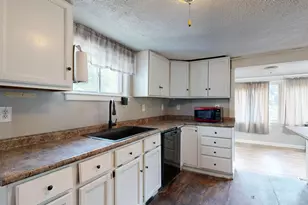 403 Summer St, Auburn, ME 04210 - Photo 5