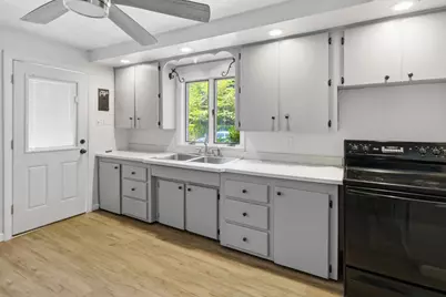 25 Roger Street, Lewiston, ME 04240 - Photo 11