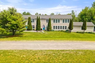 2 Hope's Pl, Bradley, ME 04411 - Photo 9