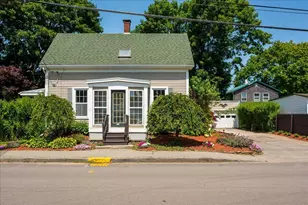 57 Pleasant St, Rockland, ME 04841 - Photo 1