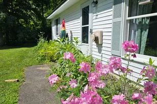 60 Merritt St, Canaan, ME 04924 - Photo 5