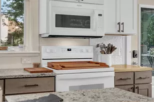 935 W Main St, Dover Foxcroft, ME 04426 - Photo 9