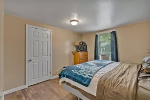 8 Thompson St, Lewiston, ME 04240 - Photo 33