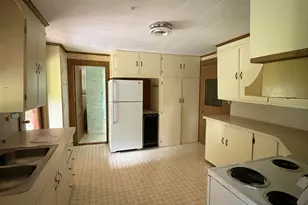 1077 Chadbourne Rd, Standish, ME 04084 - Photo 9