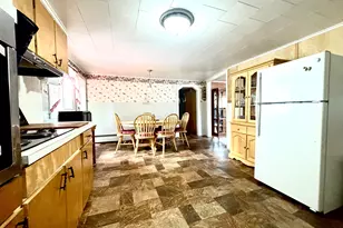 244 Bates St, Millinocket, ME 04462 - Photo 9
