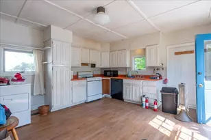 41 Hyler St, Thomaston, ME 04861 - Photo 9