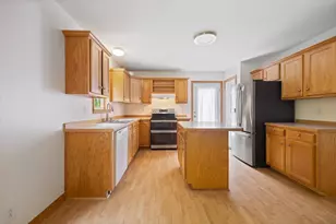 39 Jades Way, Bowdoinham, ME 04008 - Photo 5