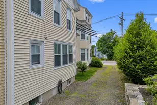 19 Mountain St, Camden, ME 04843 - Photo 11