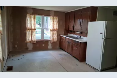 380 Clinton Avenue, Winslow, ME 04901 - Photo 7