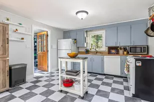 43 Bates St, Yarmouth, ME 04096 - Photo 5
