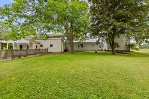 902 Long Plains Rd, Buxton, ME 04093 - Photo 5