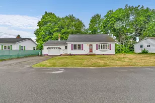 18 Grove St, East Millinocket, ME 04430 - Photo 1
