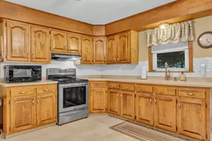 18 Grove St, East Millinocket, ME 04430 - Photo 21