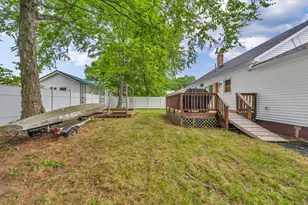 18 Grove St, East Millinocket, ME 04430 - Photo 13