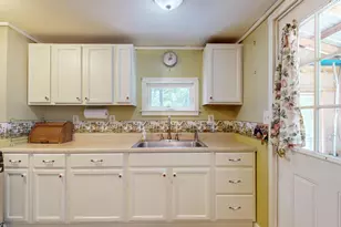 1776 Riverside Dr, Auburn, ME 04210 - Photo 9