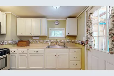 1776 Riverside Drive, Auburn, ME 04210 - Photo 9