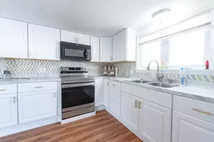 25 Green St, Saco, ME 04072 - Photo 9