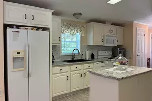 1 Karen St, Palmyra, ME 04965 - Photo 7