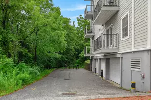 24 Brackett St, Portland, ME 04102 - Photo 5
