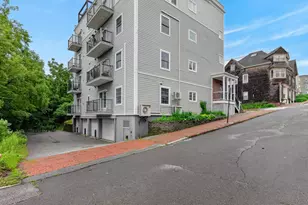 24 Brackett St, Portland, ME 04102 - Photo 3