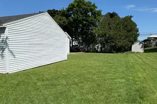 8 Broadlawn Dr, Brewer, ME 04412 - Photo 3