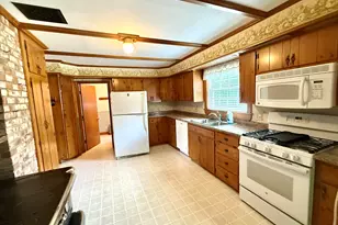 235 Washburn St, Caribou, ME 04736 - Photo 9