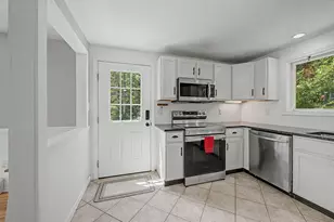 9 Monroe Dr, Naples, ME 04055 - Photo 5