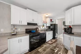 21 Purington Ave, Mechanic Falls, ME 04256 - Photo 7