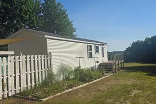 962 King St, Oxford, ME 04270 - Photo 3