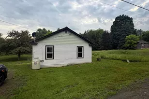 32 Herring St, Dover Foxcroft, ME 04426 - Photo 3