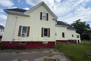 21 Elm St, Lewiston, ME 04240 - Photo 3
