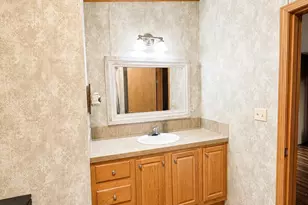8 Nutter St, Mars Hill, ME 04758 - Photo 15