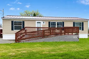 8 Nutter St, Mars Hill, ME 04758 - Photo 1