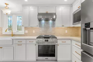 256 Berwick Rd, Ogunquit, ME 03907 - Photo 7