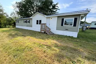 22 Elwood Dr, Clinton, ME 04927 - Photo 1