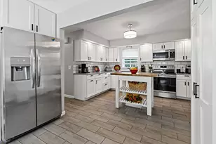 25 Frankwood Dr, Winslow, ME 04901 - Photo 9