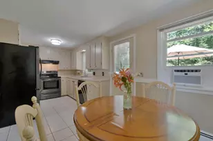 19 Crystal Ln, Cumberland, ME 04021 - Photo 5
