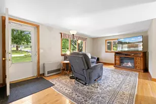 33 Sunset St, Thomaston, ME 04861 - Photo 9