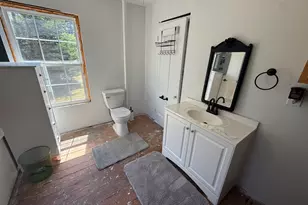 1013 Hummingbird Ln, Vinalhaven, ME 04863 - Photo 11