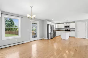 22 Cumberland Ln, Gorham, ME 04038 - Photo 9