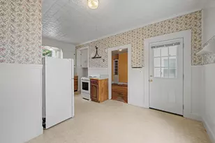 10 Maple St, Augusta, ME 04330 - Photo 11
