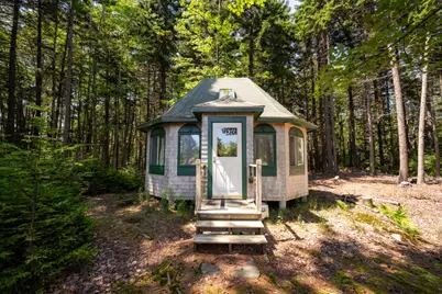 582 Fern Avenue, Long Island, ME 04050 - Photo 1