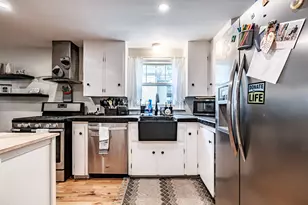 35 Belknap St, Portland, ME 04103 - Photo 5