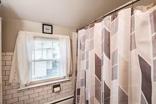 35 Belknap St, Portland, ME 04103 - Photo 17