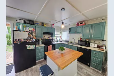 642 W Broadway, Lincoln, ME 04457 - Photo 1