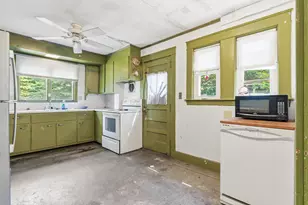 28 Davenport St, Augusta, ME 04330 - Photo 13