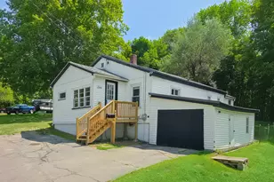 266 Lincoln St, Pittsfield, ME 04967 - Photo 1