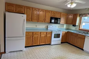28 Meadow View Ln, Winslow, ME 04901 - Photo 5